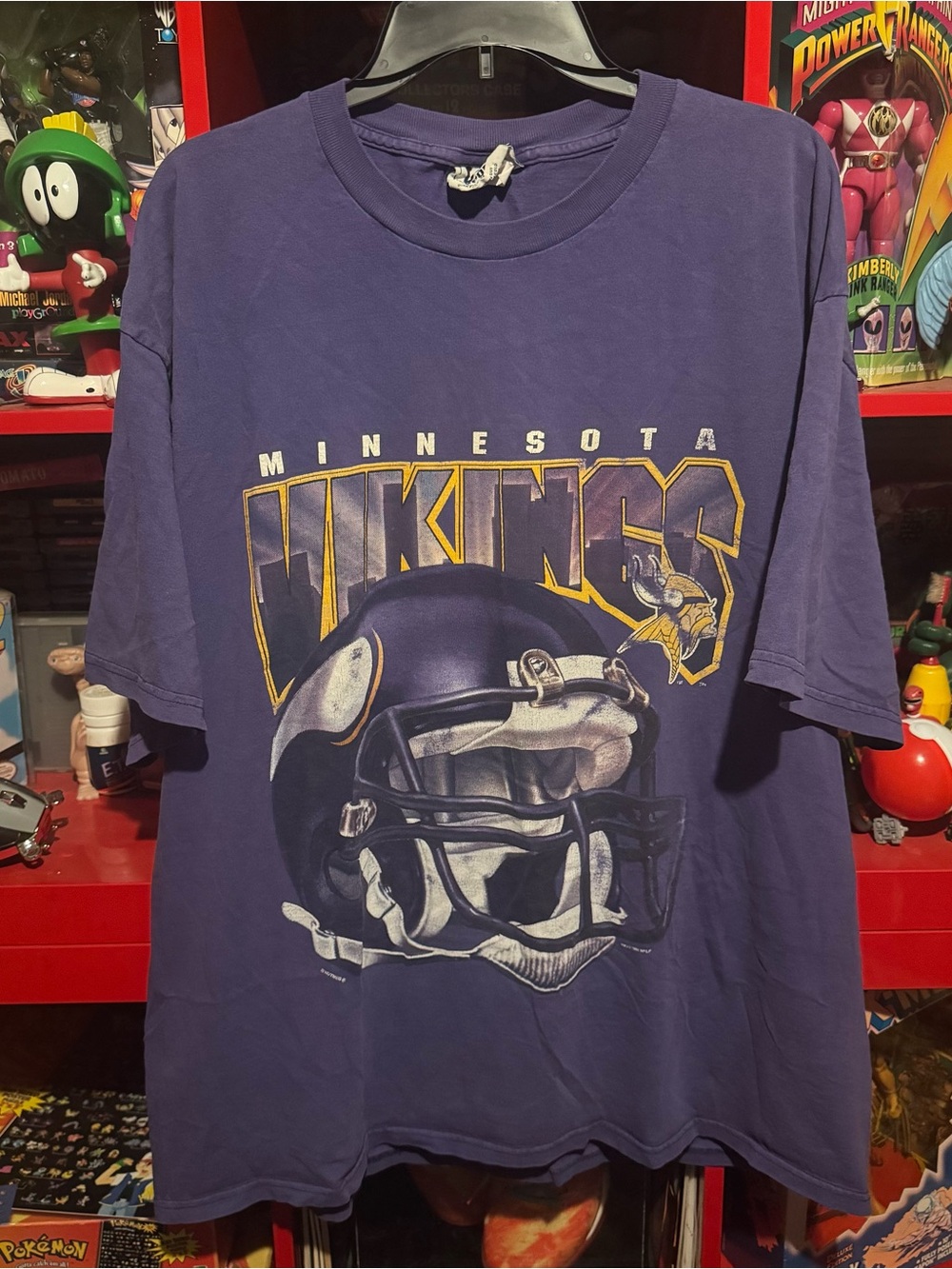 Vintage 1997 Lee Sports x Minnesota Vikings T-shirt